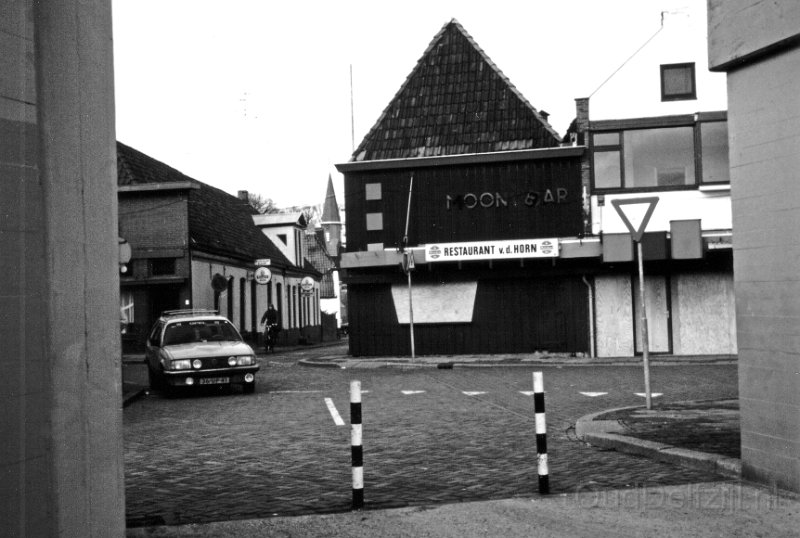 Oude Schans met de Moony Bar.jpg
